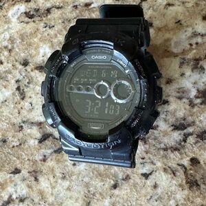 G-Shock GD100-1B